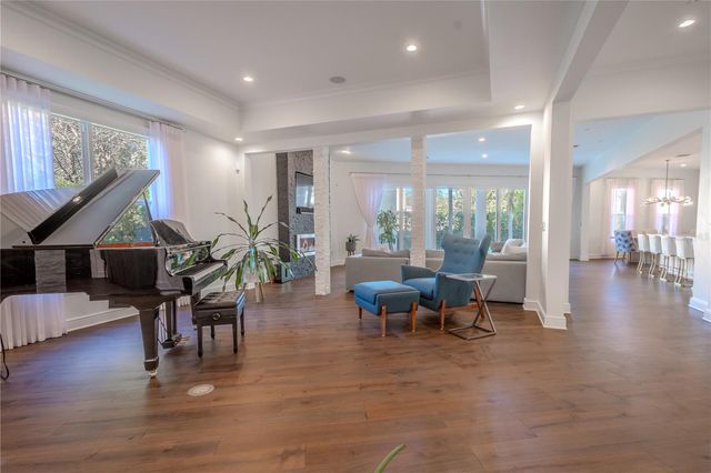 2711 W TRILBY AVENUE, Tampa, FL 33611