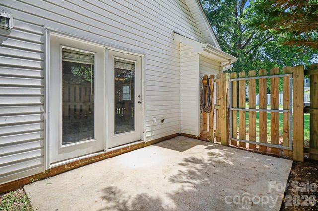 132 Brookhollow Drive, Mount Holly, NC 28120