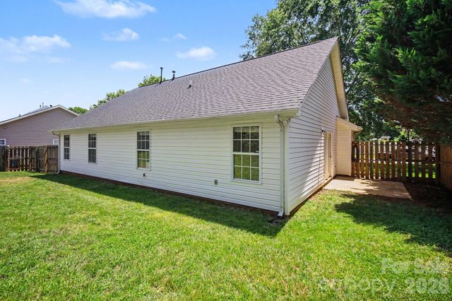 132 Brookhollow Drive, Mount Holly, NC 28120