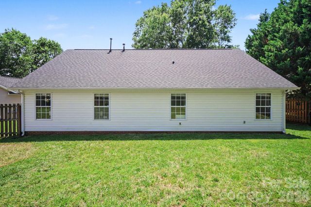 132 Brookhollow Drive, Mount Holly, NC 28120