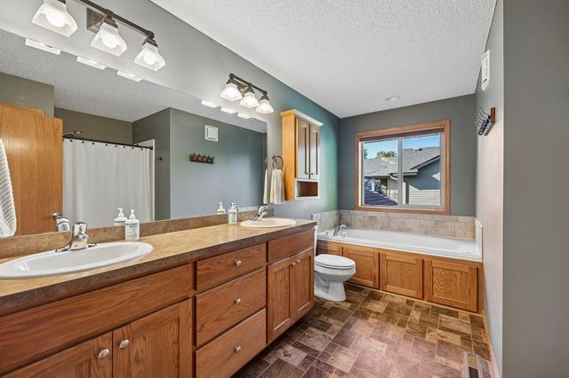 7638 Packard Avenue NE, Otsego, MN 55330