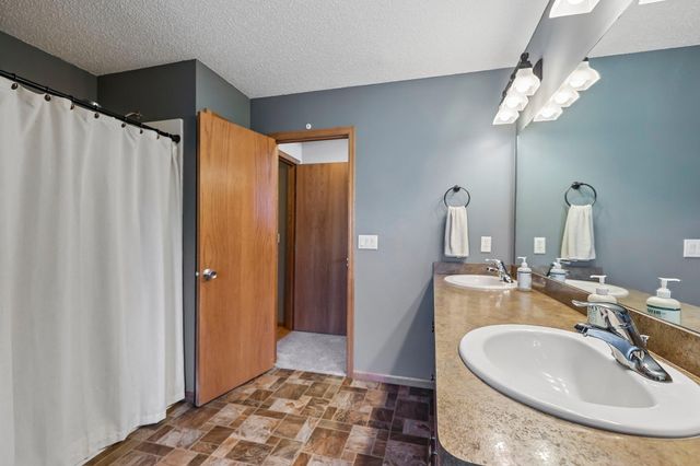 7638 Packard Avenue NE, Otsego, MN 55330