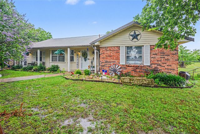 2382 N FM 1743 Road, Windom, TX 75492