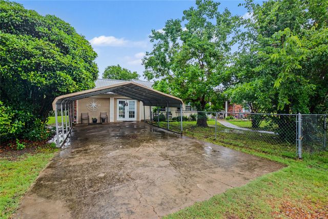 2382 N FM 1743 Road, Windom, TX 75492