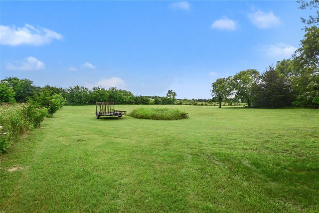2382 N FM 1743 Road, Windom, TX 75492