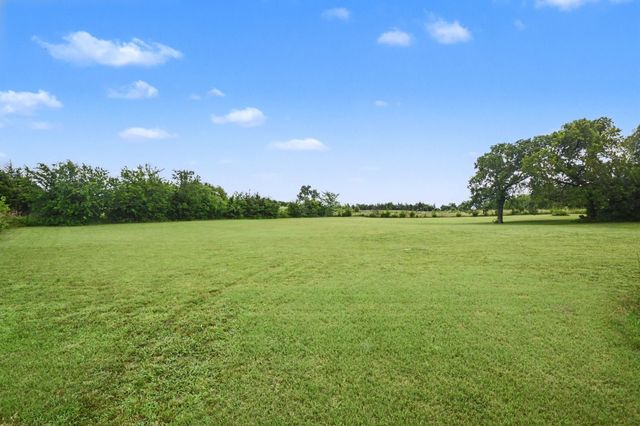 2382 N FM 1743 Road, Windom, TX 75492