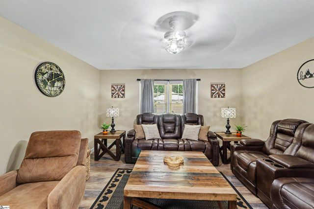 159 Oak Hill Drive, Piedmont, SC 29673
