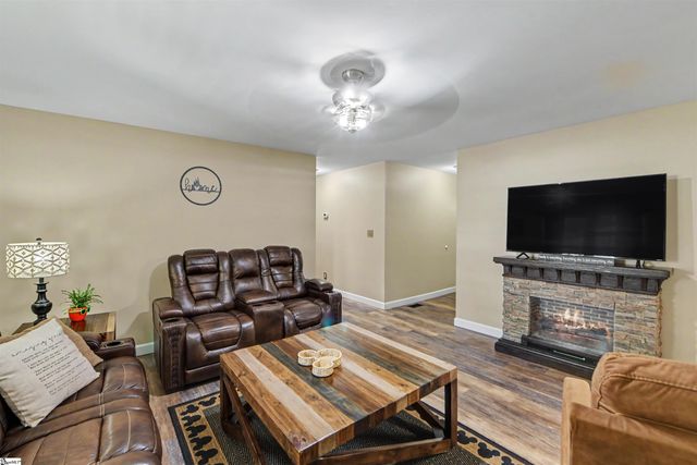 159 Oak Hill Drive, Piedmont, SC 29673