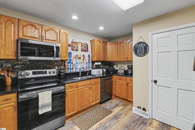 159 Oak Hill Drive, Piedmont, SC 29673