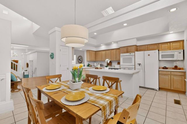 12700 Sunset Ridge Place NE, Albuquerque, NM 87111