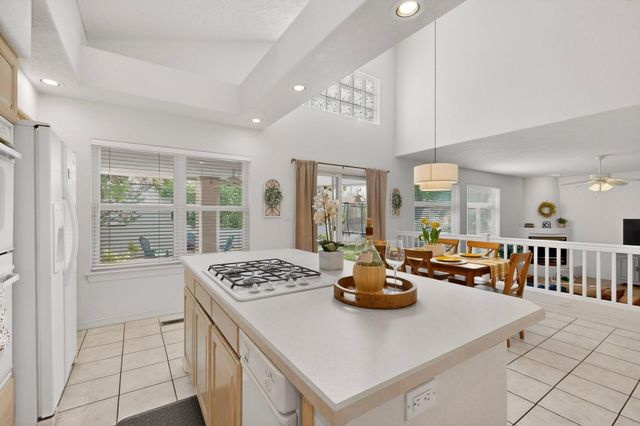 12700 Sunset Ridge Place NE, Albuquerque, NM 87111