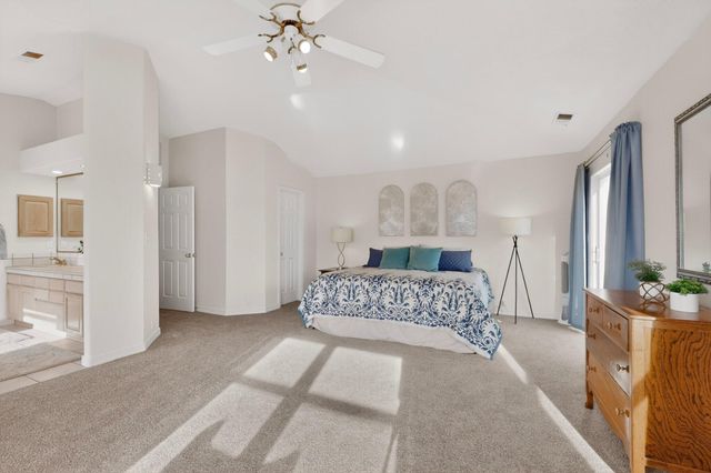 12700 Sunset Ridge Place NE, Albuquerque, NM 87111