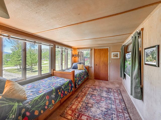 438 Aspen Dr, Lyons, CO 80540