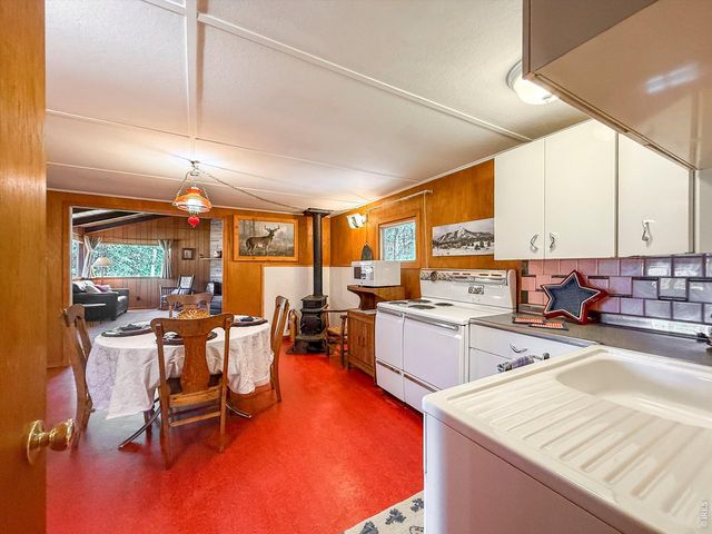 438 Aspen Dr, Lyons, CO 80540