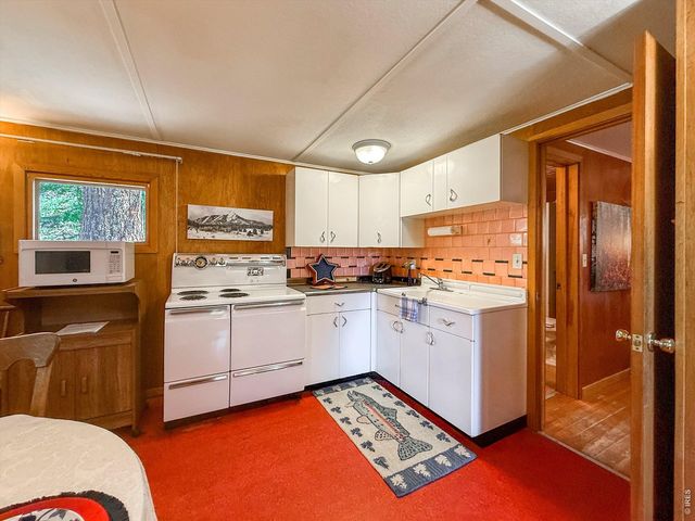 438 Aspen Dr, Lyons, CO 80540