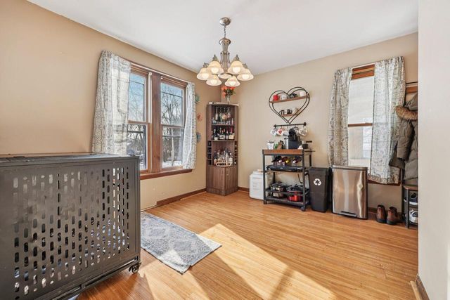 220 Waverly PLACE, Waukesha, WI 53186