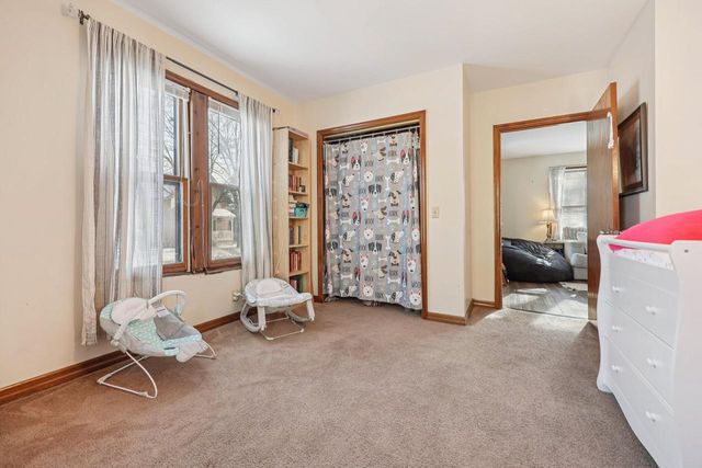 220 Waverly PLACE, Waukesha, WI 53186