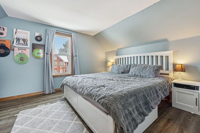 220 Waverly PLACE, Waukesha, WI 53186