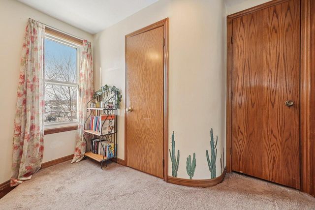 220 Waverly PLACE, Waukesha, WI 53186