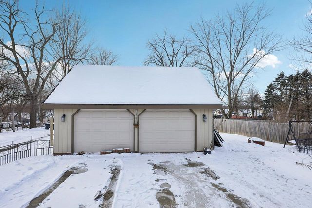 220 Waverly PLACE, Waukesha, WI 53186