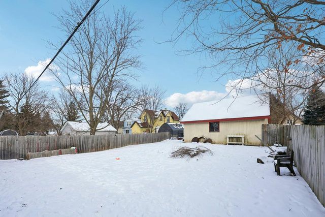 220 Waverly PLACE, Waukesha, WI 53186