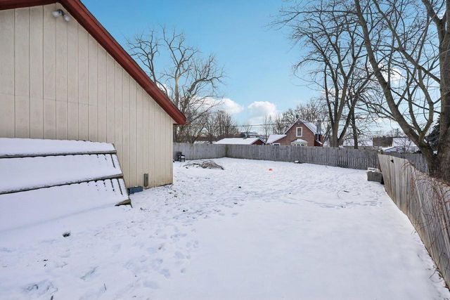 220 Waverly PLACE, Waukesha, WI 53186