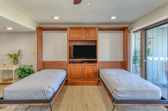 215 RIVER BEND Place C, Welaka, FL 32193