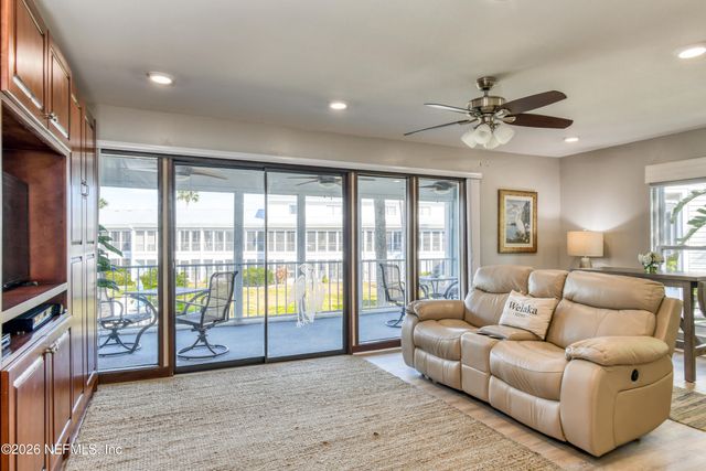 215 RIVER BEND Place C, Welaka, FL 32193