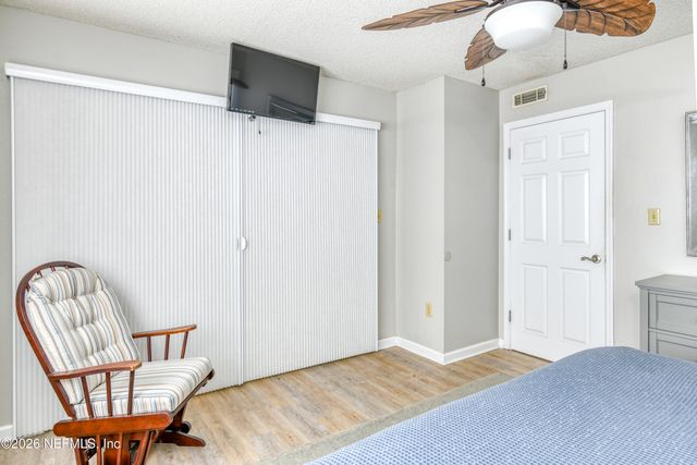 215 RIVER BEND Place C, Welaka, FL 32193