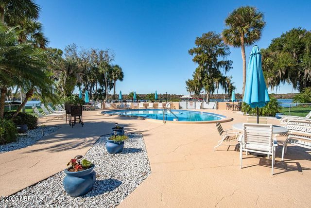 215 RIVER BEND Place C, Welaka, FL 32193