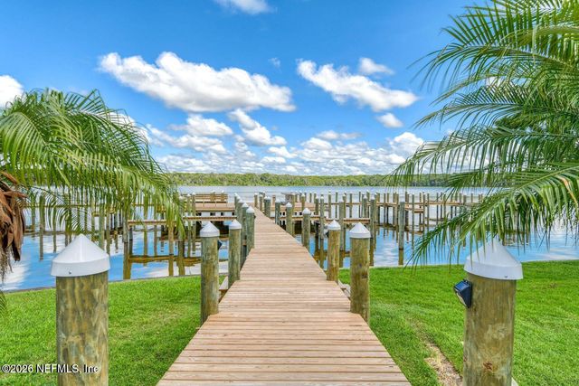 215 RIVER BEND Place C, Welaka, FL 32193