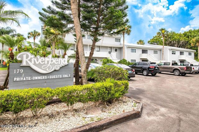 215 RIVER BEND Place C, Welaka, FL 32193