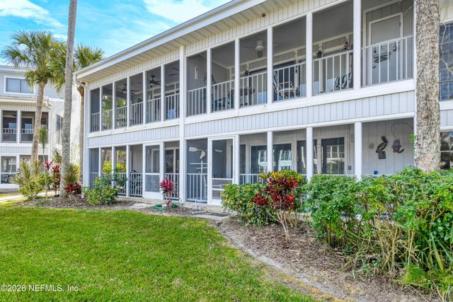 215 RIVER BEND Place C, Welaka, FL 32193