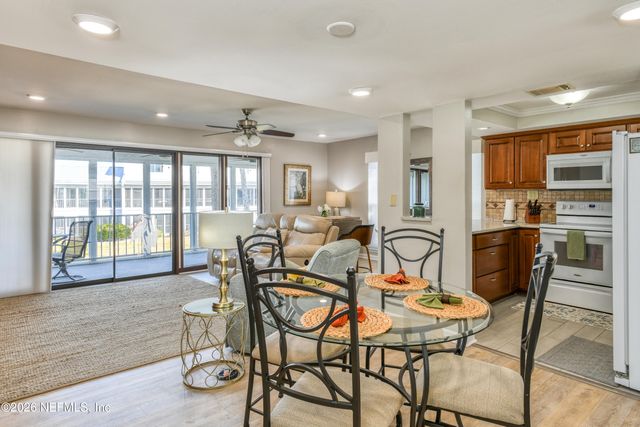 215 RIVER BEND Place C, Welaka, FL 32193