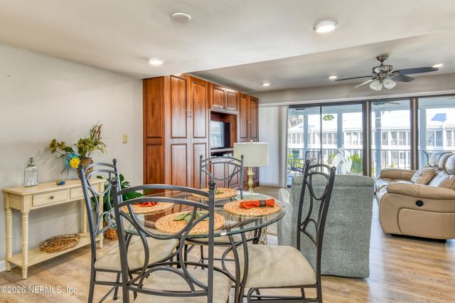 215 RIVER BEND Place C, Welaka, FL 32193