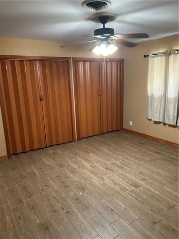 445 Haroldson Dr, Corpus Christi, TX 78412