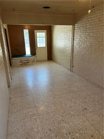 445 Haroldson Dr, Corpus Christi, TX 78412