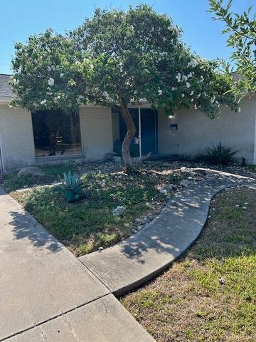 445 Haroldson Dr, Corpus Christi, TX 78412