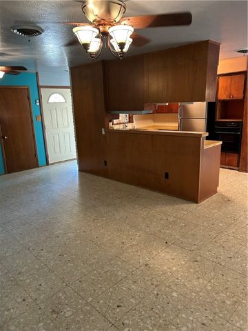 445 Haroldson Dr, Corpus Christi, TX 78412