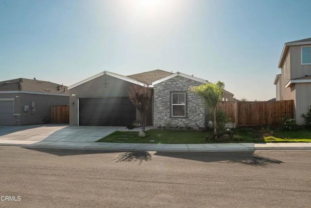 3305 Lilac View Court, Shafter, CA 93263