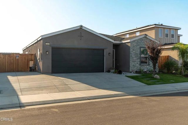 3305 Lilac View Court, Shafter, CA 93263