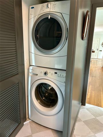 4002 Milton Street, West University Place, TX 77005