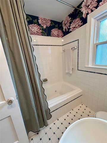 4002 Milton Street, West University Place, TX 77005