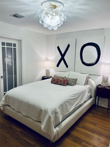 4002 Milton Street, West University Place, TX 77005