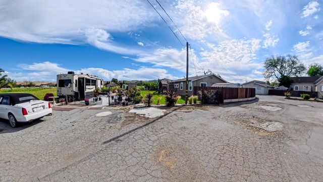 6501 Fairview Road, Hollister, CA 95023