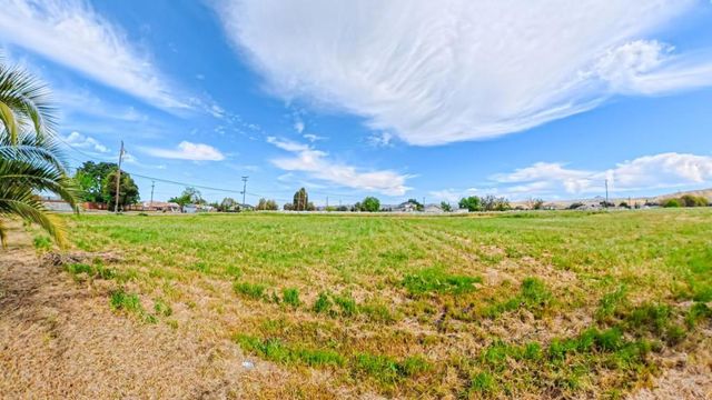 6501 Fairview Road, Hollister, CA 95023
