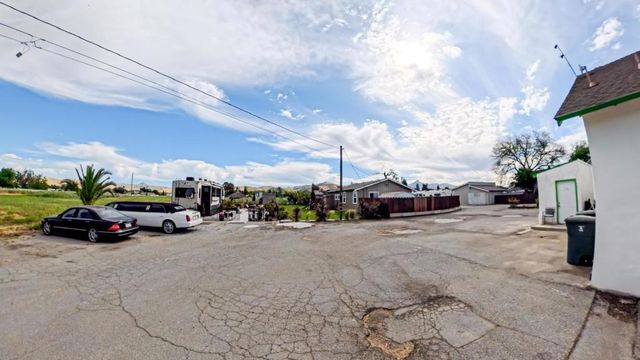 6501 Fairview Road, Hollister, CA 95023