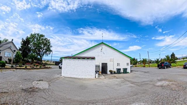 6501 Fairview Road, Hollister, CA 95023