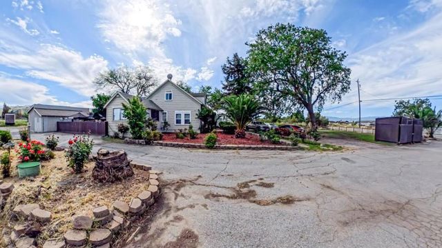 6501 Fairview Road, Hollister, CA 95023