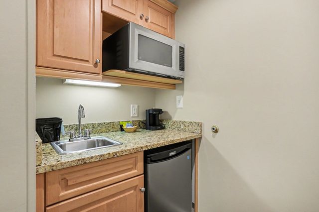 9994 Beach Club Dr Apt 605, Myrtle Beach, SC 29572